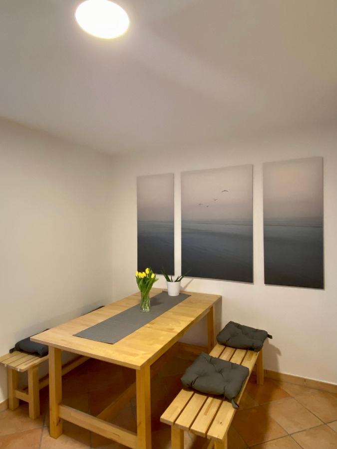 Traumhafte 115 Qm Ferienwohnung Am Steinhuder Meer, Ruhig, Komfortabel, Loggia, Parkplatz, Wifi Wunstorf Exterior foto